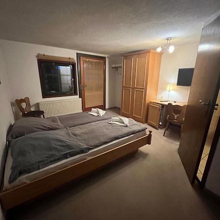 Kirchheim  Hotel Erfurter Kreuz מראה חיצוני תמונה