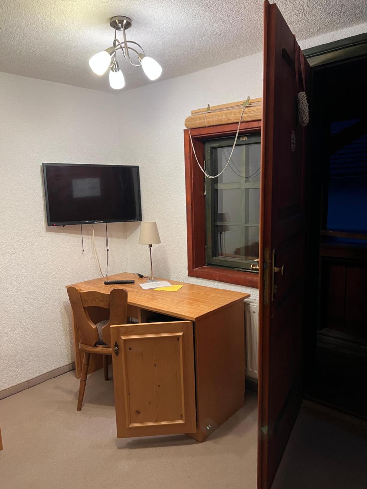 Kirchheim  Hotel Erfurter Kreuz מראה חיצוני תמונה