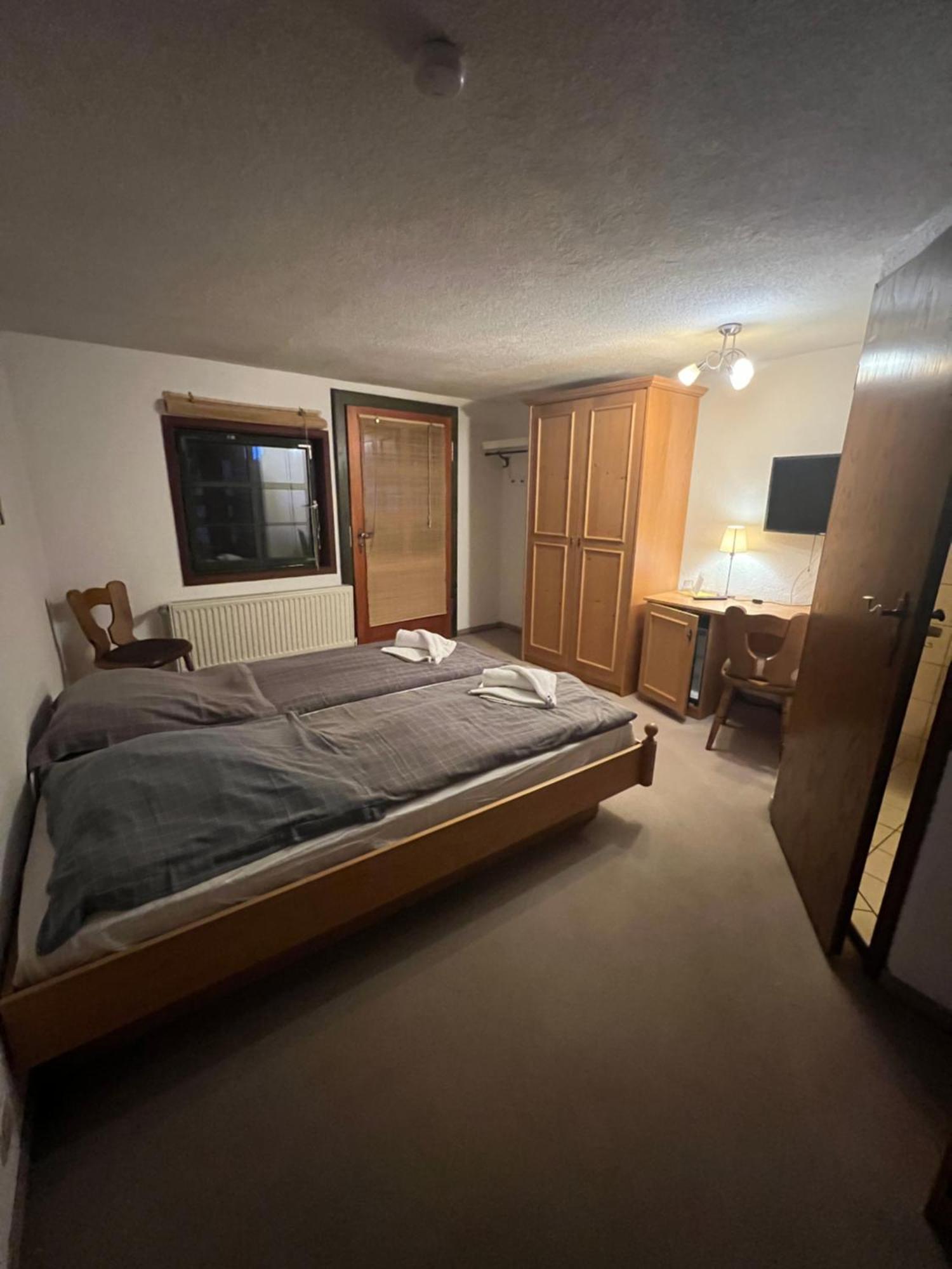 Kirchheim  Hotel Erfurter Kreuz מראה חיצוני תמונה
