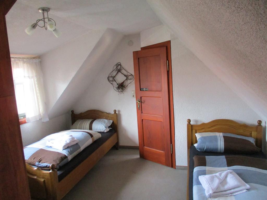 Kirchheim  Hotel Erfurter Kreuz מראה חיצוני תמונה