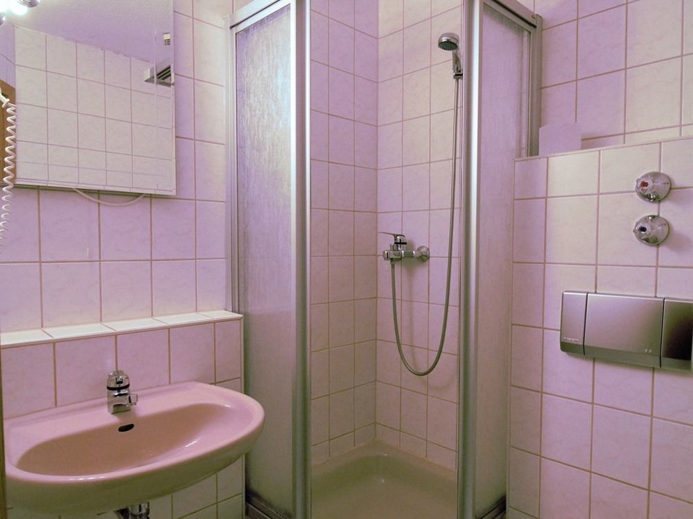 Kirchheim  Hotel Erfurter Kreuz מראה חיצוני תמונה
