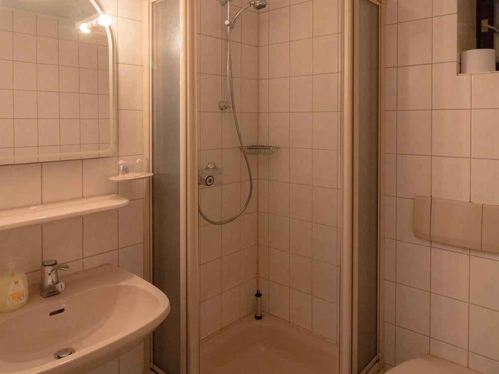 Kirchheim  Hotel Erfurter Kreuz מראה חיצוני תמונה